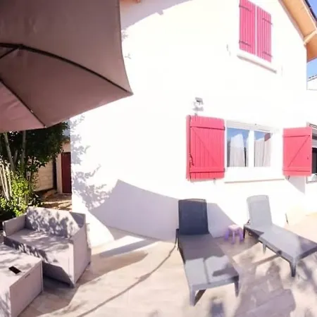Maison Lumineuse Avec Jardin & Jeux - 3 *